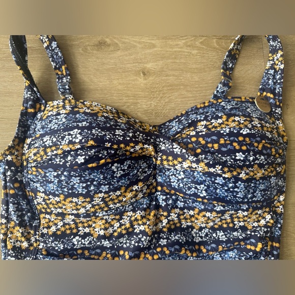 New Niptuck Joanne One Piece Floral Cherry Print Navy Blue SZ 8 - Picture 6 of 10